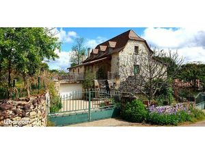 Maison 10 pièces 330 m²