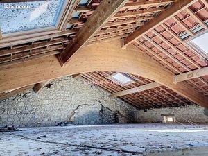 Maison 1 pièce 240 m²