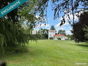 Propriété 7 pièces 218 m²