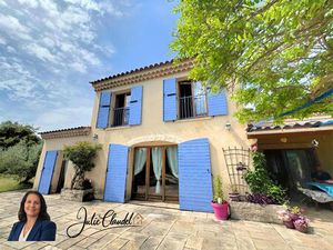 Villa provencale 170 m2 piscine dependance terrain arbore 2940 m2 calme absolu Chateaudoub
