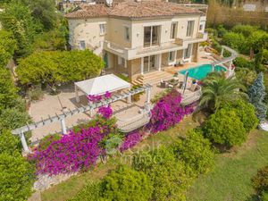Villa avec vue mer panoramique Hauters de Golf-Juan 225 m2 plus annexe sur un terrain de 1