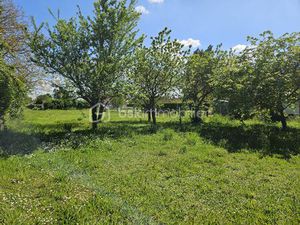 Terrain de 689 m² à Arcay