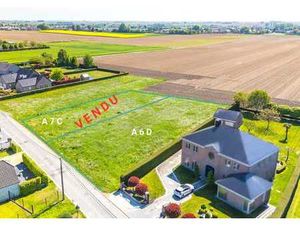 Terrain (17 ares) avec vue exceptionnelle vers les campagnes