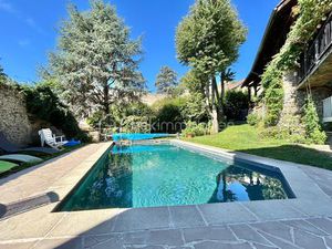 Maison de 252 m² à Rives