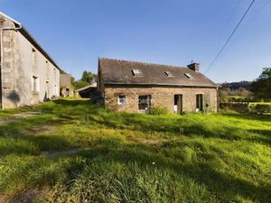 Vente maison 8 pièces 144 m² à Brasparts (29190)  160 500 €