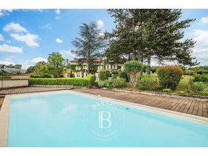 Maison à vendre 15 Pièces 330 m2 Margès - 799 000 €