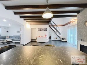 Maison contemporaine de 156 m² avec piscine  vue dégagée et garage.Terrain de 583 m²