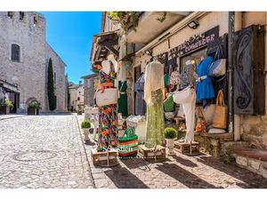 Vente locaux professionnels 60 m² à Le Castellet (83330)  125 000 €