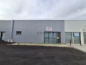 Location locaux professionnels 370 m² à Lézignan-Corbières (11200)  2 100 €