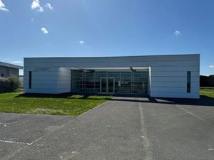 Location locaux professionnels 468 m² à Bernay (27300)  5 000 €