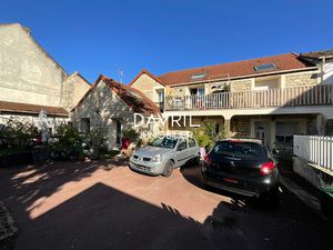 EXCLUSIVITÉ * MAURECOURT *