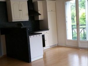 APPARTEMENT ST LEU LA FORET - 2 pièces - 42 m2