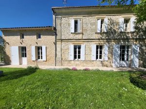 Vente maison 8 pièces 262 m² à Blaye (33390)  450 000 €