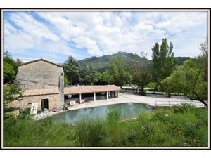 Vente propriété 20 pièces 450 m² à Castellane (04120)  615 000 €