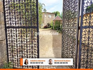 *** EXCLUSIVITE *** BIEN RARE *** GRANDE PROPRIETE AVEC JARDIN ET DEPENDANCES *** CUNLHAT 