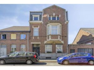 Spacieux manoir authentique à rénover à Terhagen