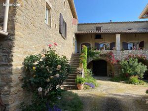 Mas provençal d’exception – Vue panoramique sur le Ventoux – Piscine & Jardin de 3100m² – 