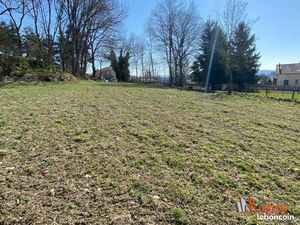 Terrain 2 175 m² Lapte