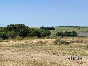 Trois Petites Maisons A Renover Entierement Proche De Moncontour Sur Grand Terrain