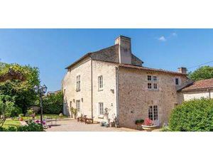 Maison avec jardin et terrasse Saint-Sulpice-en-Pareds (85)