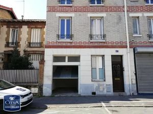 Parking à louer 12 m² - Arcueil (94) - 173€