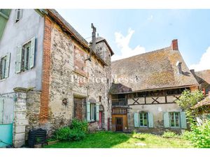 Vente maison 16 pièces 260 m² à Chantelle (03140)  250 000 €