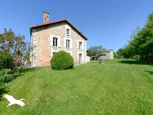 Vente maison 9 pièces 210 m² à Massignac (16310)  213 000 €