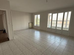 Location appartement 5 pièces 93.94 m² à Romans-sur-isere (26100)  950 €