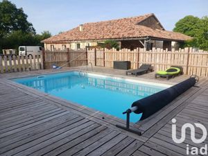 Vente maison 11 pièces 204 m² à Gençay (86160)  358 000 €