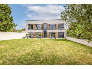 Maison contemporaine 5 chambres avec piscine et grand jardin à Niort