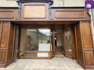 Location locaux professionnels 61 m² à Saint-Girons (09200)  530 €