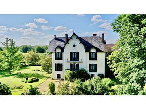 Propriété au coeur de son parc arboré entre Avallon et Vézela