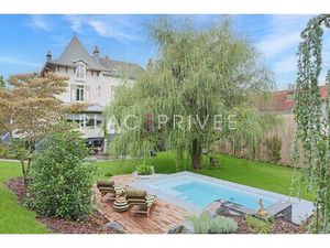 Maison de luxe à vendre dans le quartier Champ de Mars-Le Calvaire-La Magdelaine