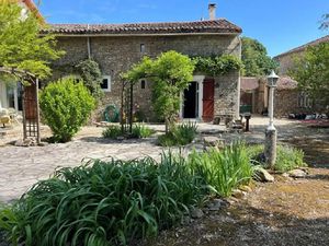 Vente maison 5 pièces 147 m² à Villefagnan (16240)  143 600 €