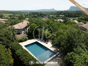 Vente maison 7 pièces 324 m² à Saint-Martin-de-Londres (34380)  1 147 000 €