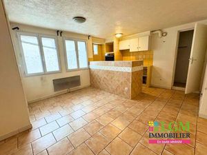 Le Plan de la Tour  appartement/local commercial à rénover