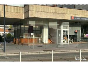 Commerce à louer de 72 m2 climatisé au Centre Emeraude Cenon
