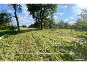 Terrain 1 000 m² Nantiat