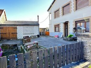 Maison 8 pièces 235 m²