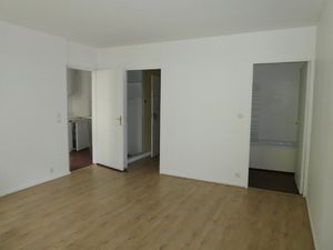 VENDU LOUÉ  STUDIO 31 m2 en résidence  avec jardinet et park