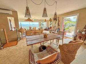 Villa vue mer avec piscine