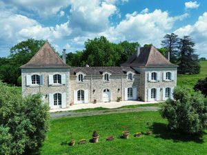 Élégant château de la fin du XXᵉ siècle avec maison d’amis — à 30 minutes de Saint-Émilion