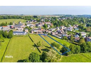 Parcelle à bâtir de 2.803 m² dans un cadre verdoyant !