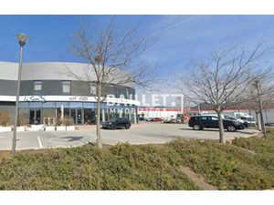VEND 270 M2 DE LOCAUX COMMERCIAUX À FRÉJUS CAPITOU