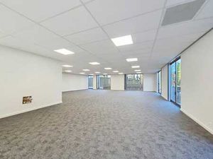 Bureau (149 m²) sur la Kortrijksesteenweg à Sint-Martens-Lat