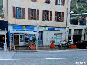 Vends fond  stock et / ou murs