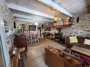 Vente maison 3 pièces 113 m² à Saint-Pierre-de-Trivisy (81330)  110 000 €