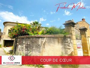 Uzès proche  en exclusivité très beau mas de village en pierre de 260 m² avec jardin pisci