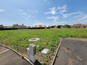 Vente terrain 1074 m² à Pau (64000)  113 000 €