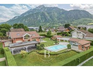 Maison de 6 pièces de luxe en vente à Saint-Pierre-en-Faucigny  Auvergne-Rhône-Alpes